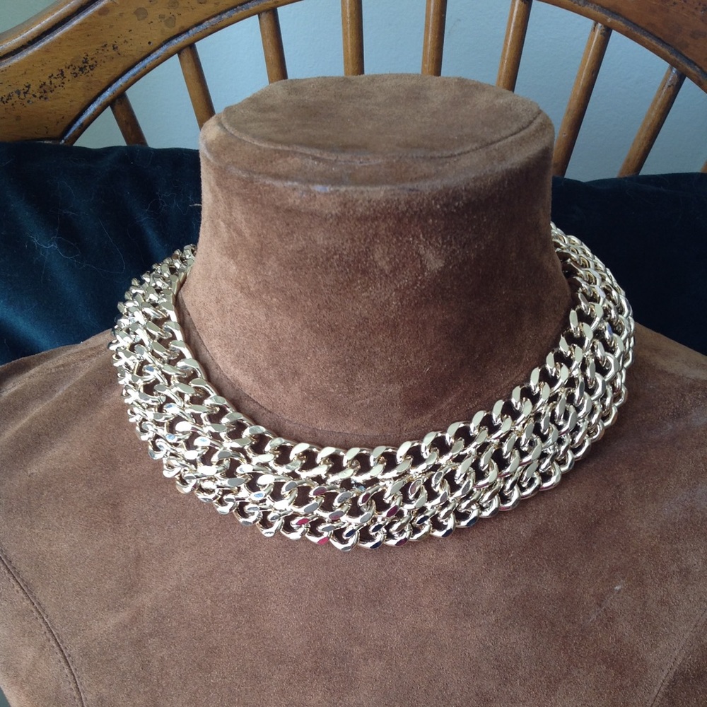 Banana republic necklace